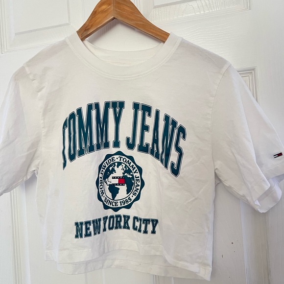 Tommy Hilfiger White Tee with Navy Logo - Picture 3 of 6